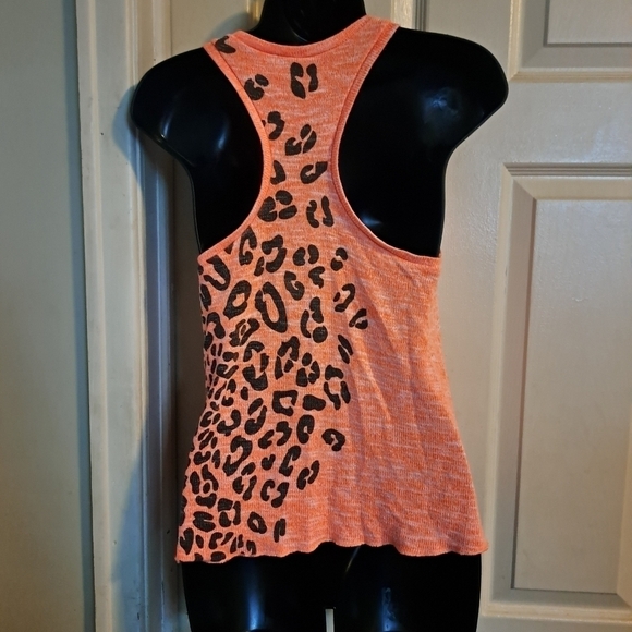 Stranded graphic animal print tank top A-55 5/$25 - Picture 2 of 3